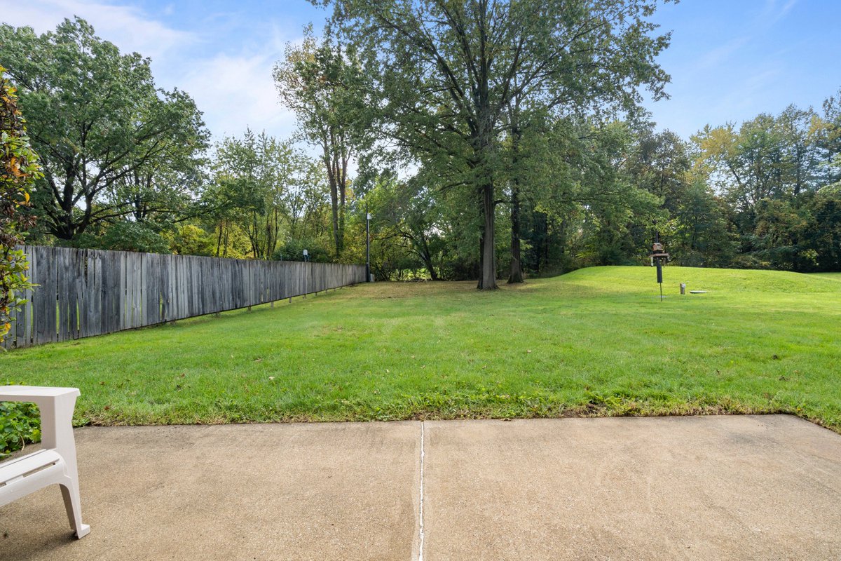 timburkey's tweet image. JUST LISTED | 16310 Ronnies Drive, Mishawaka
Offered at $359,900 | 4 Beds | 2½ Baths | 3,101 ft²

Welcome to this spacious, move-in ready home in Penn Schools. Features include an updated kitchen, four bedrooms, a wood-burning fireplace, large backyard, new roof and septic,…