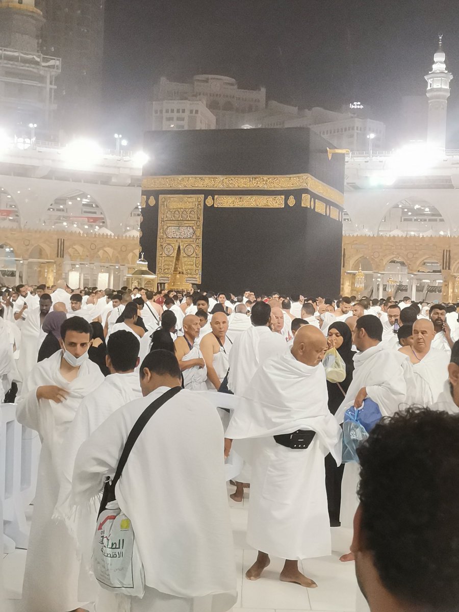 اللهم تقبّل منا ولا تترك لنا دعاء إلا وقد أجبته ولا ذنبًا الا غفرته يارب العالمين 🤍🤲🏻