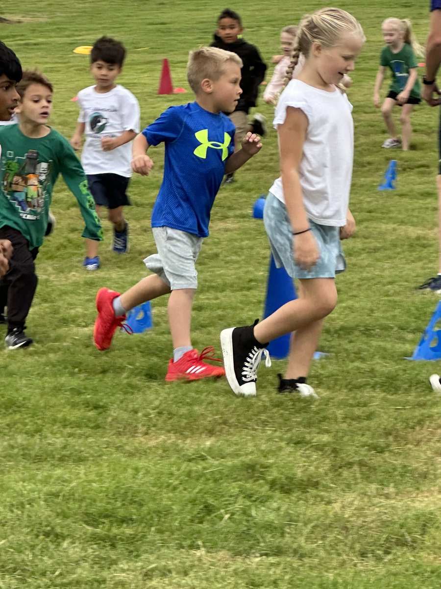 Hannah Burrell (@k5teachrburrell) on Twitter photo Had a blast with students and staff yesterday at our school <a href="/boosterfunrun/">Boosterthon</a> fundraising run! #godogs Had a blast with students and staff yesterday at our school <a href="/boosterfunrun/">Boosterthon</a> fundraising run! #godogs