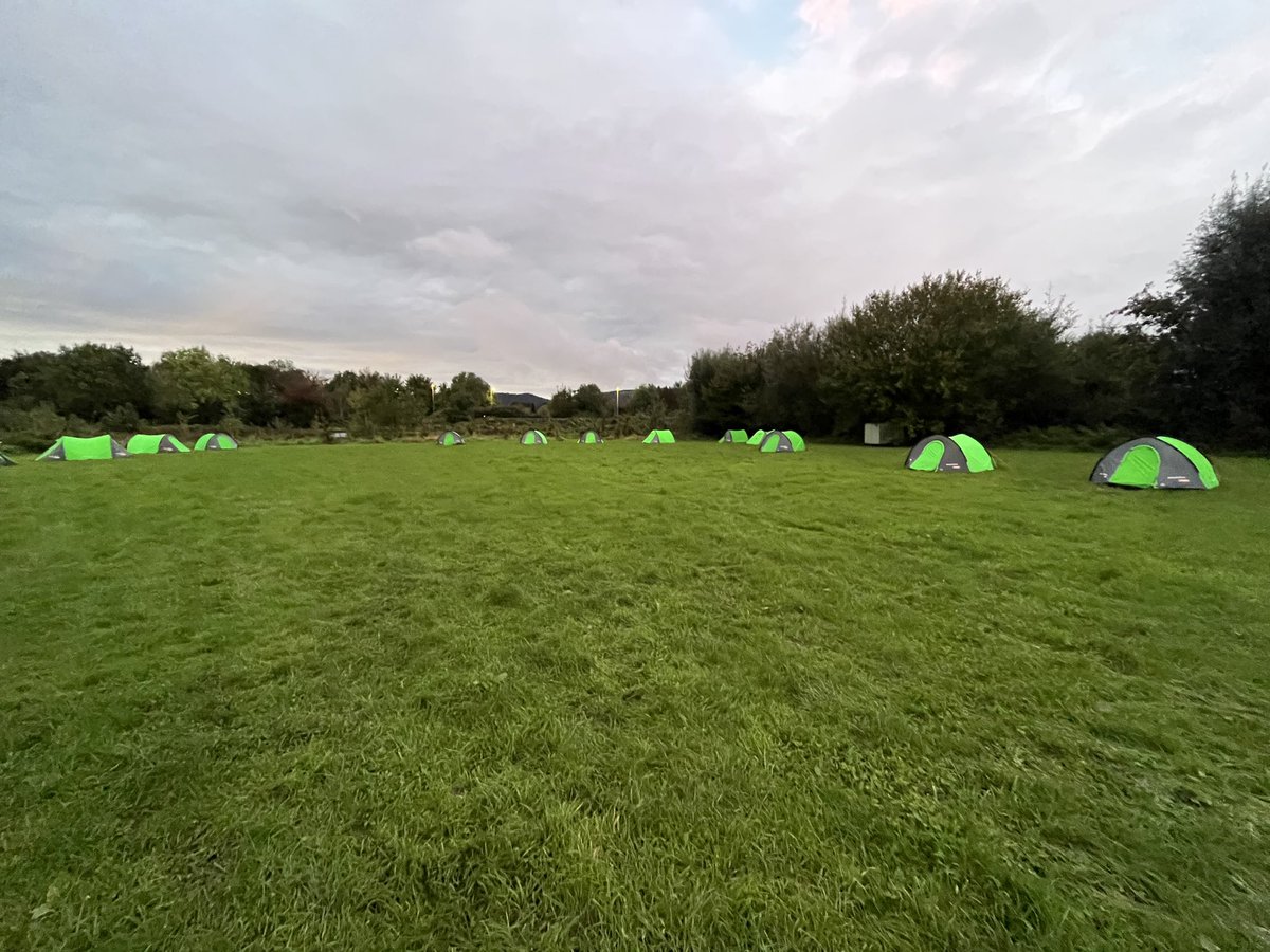 All back at camp! Tents put up, and cooking about to get underway! We’re a little wet 🌧️🌧️ but it’s stopped raining now 🙌 @HanhamWoods @Cabotfederation