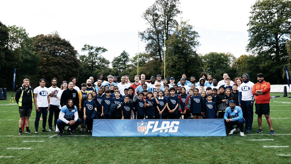 Had a great time at the @nflplay60 Youth Flag Football clinic here in the UK!