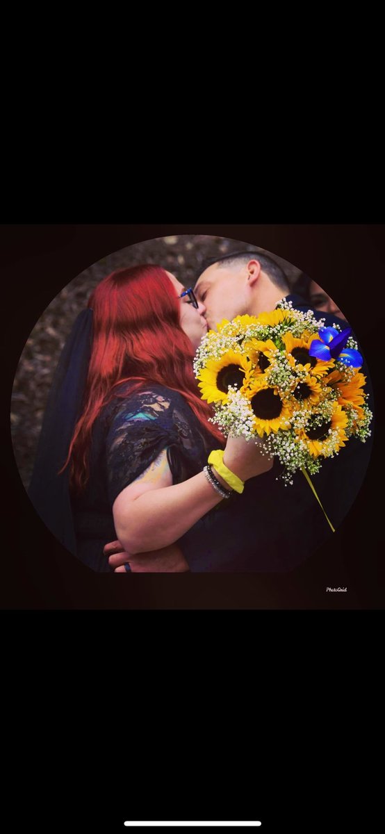 Repetto88's tweet photo. Happy anniversary 🖤🖤❤️‍🔥❤️‍🔥🌻🌻✨✨✨✨ #fridaythe13th 🖤🖤 October 13th 🖤🖤🖤 https://t.co/RG5y4HSCWq