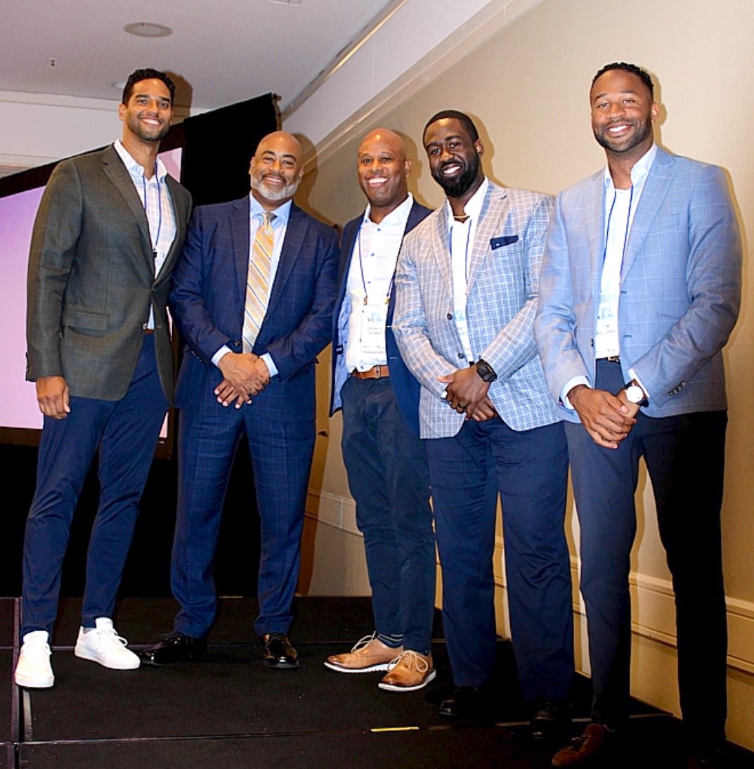 StephenElmore3's tweet photo. Last weekend at the @gitg4change sports biz career conference, my @MorganStanley team &amp; I hosted a #financialeducation session &amp; discussed our careers &amp; roles at the intersection of sports, entertainment &amp; finance. S/O to the students, professors &amp; @firstandpen for a great forum. https://t.co/z817jEN23D