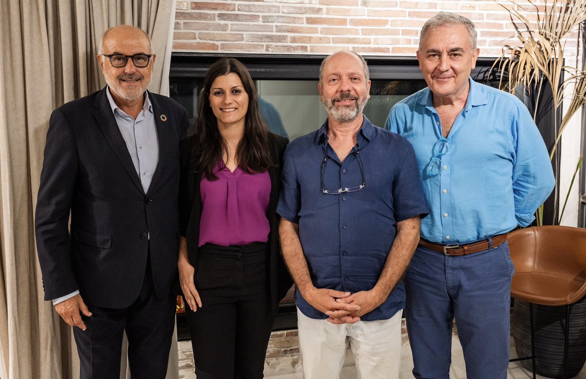 CosentinoBCN's tweet photo. 💭Fotos del debate “#FacilityManagement Los nuevos prescriptores”. Con Felip Neri Gordi, Lluis Dalmau, Lorenzo Viñas Periz, y Natàlia Gómez Valero. “Reinventing The Building” https://t.co/uqs4Y1mvya