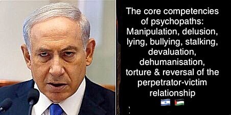 G11Sven's tweet image. Goed en raak stuk, Jan. Ik ben die eeuwige slachtofferrol van menig Joodse (?, zie afb. L) persoon onderhand wel beu. Gevaarlijk #partnerschap ook tussen oorlogshitser Amerika en dito Israël. Mijn hart gaat uit naar de échte slachtoffers hier: de Joodse én Palestijnse burgers 🙏.