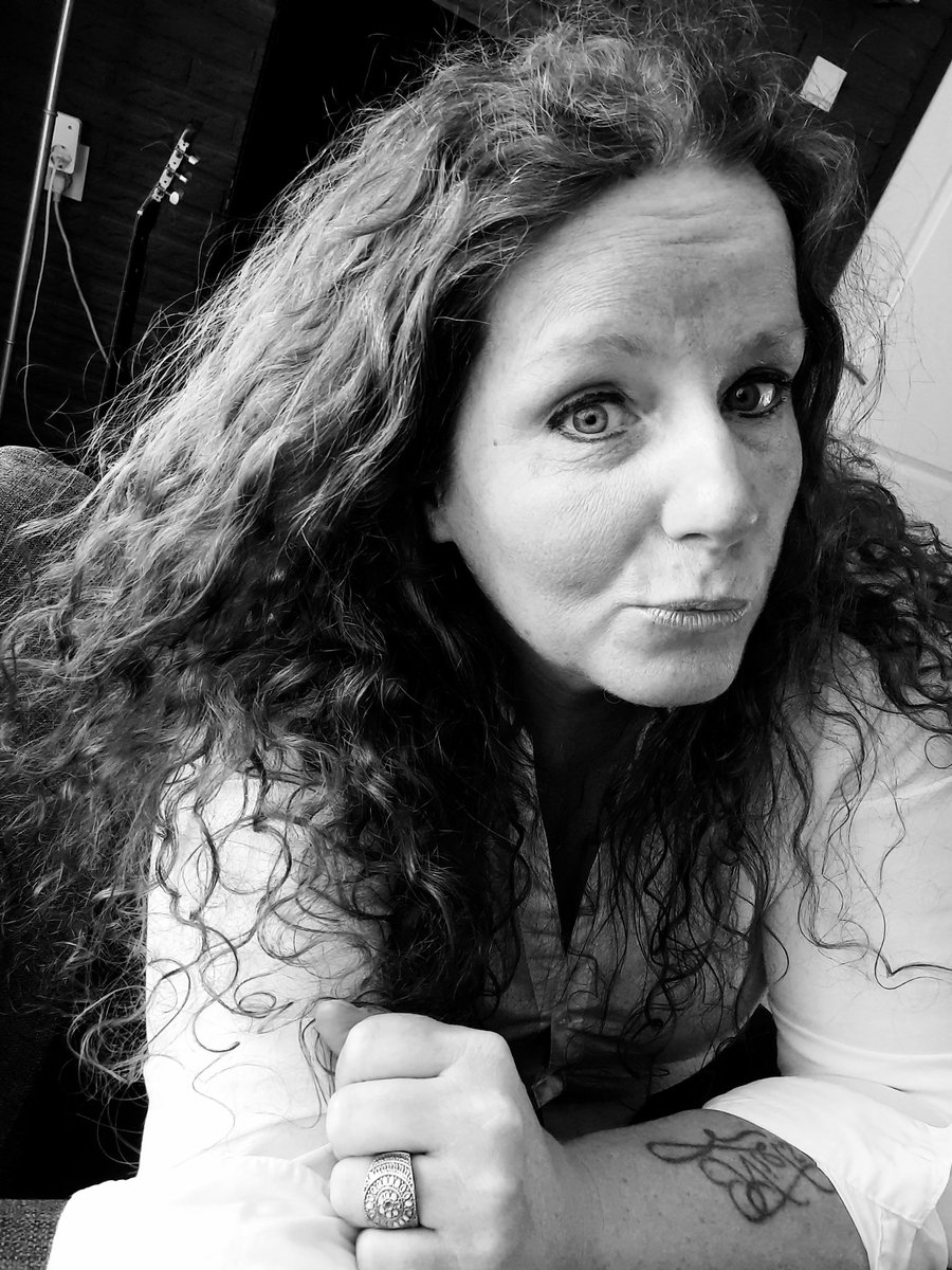 Lindapluktdedag's tweet image. Lieve mensen, na een tijdje afwezigheid ben ik er weer. En ik begin met jullie een heel mooi weekend te wensen en een dikke kus!!
#goodtobeback #metliefs