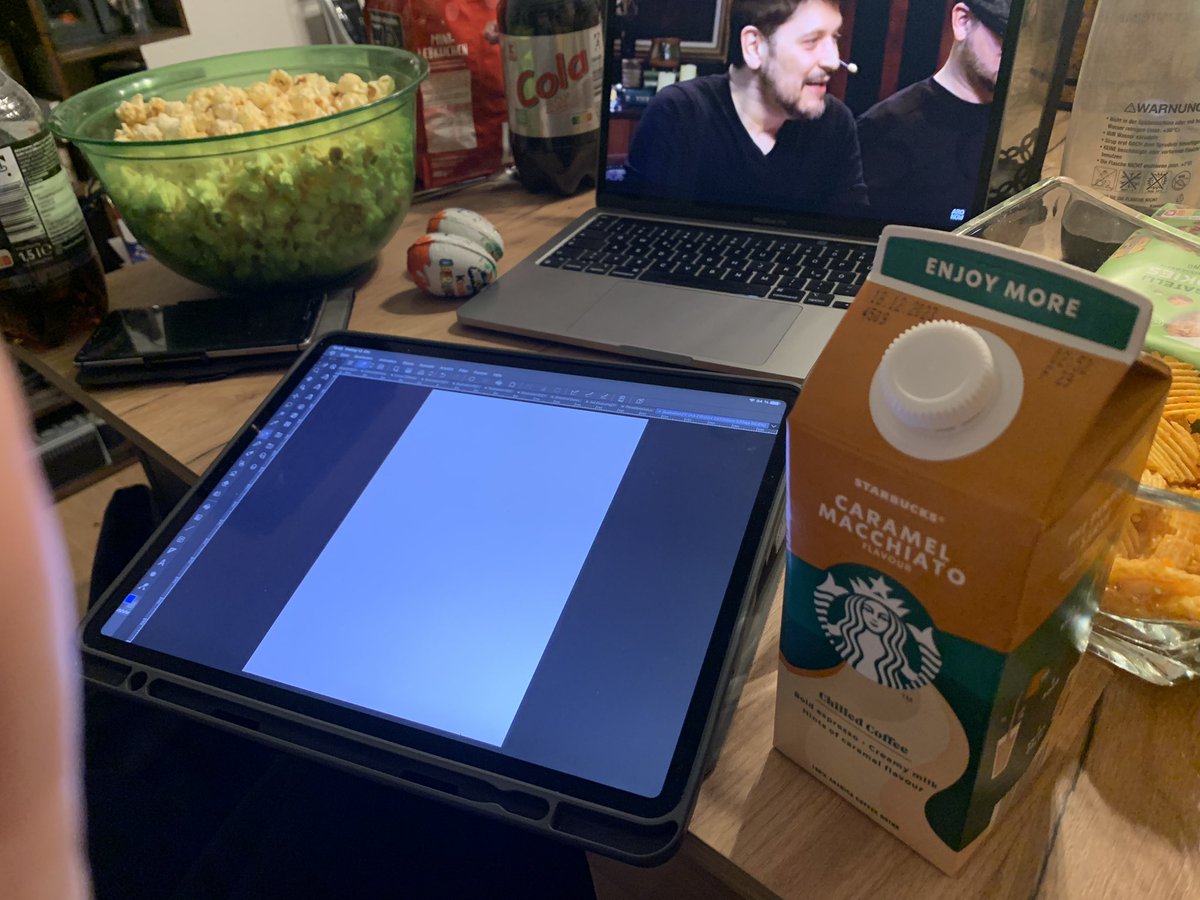 heart_funky's tweet photo. Kann kaum warten kreativ zu werden.:3 Ich wünsche allen einen tollen Abend und Start ins Wochenende!:D #spitzestifte #MorritonManor #rocketbeans #penundpaper https://t.co/wsqxuKsNj4