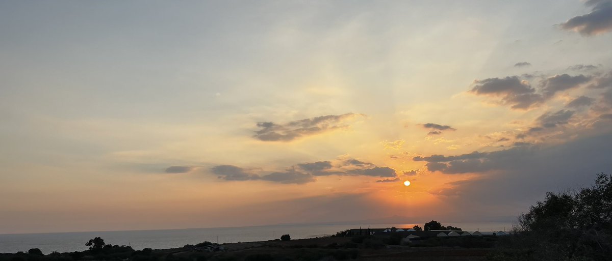Iffsi's tweet image. Holiday sunsets are special! ❤️☀️
#cyprus❤️ #wintersunset