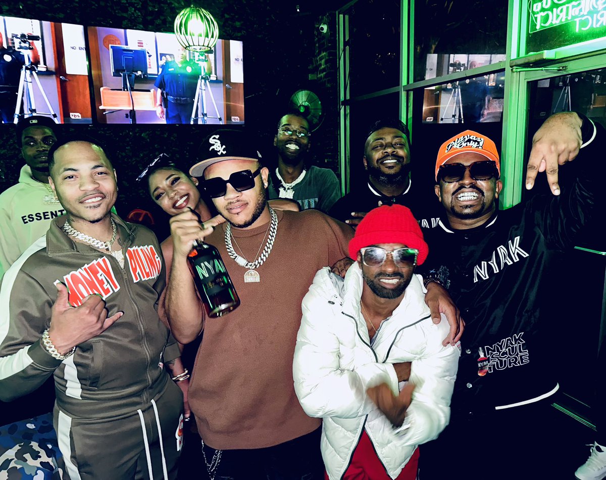 YoungBo101's tweet photo. Last night was a zoooovie 🔥@playasclubmg “Money Piling” out now! #LinkInPinnedTweet https://t.co/11BhhIPGEd