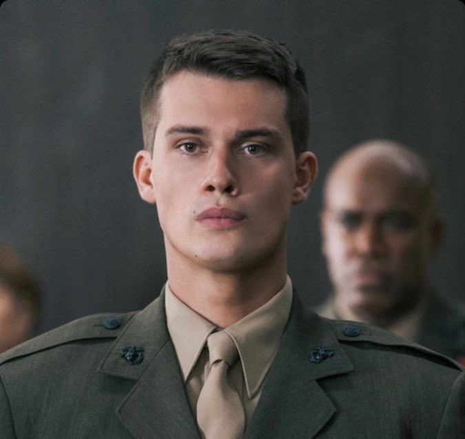 utterlydima's tweet image. Reporting for duty at KP. 🏰