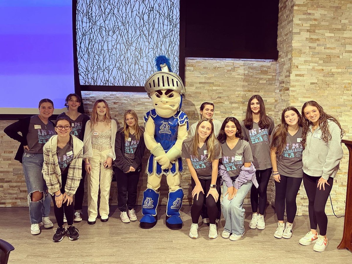 Sara Consdorf tweet media