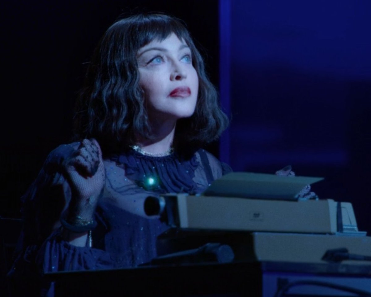 MadameXstatic's tweet image. Tù sabe
It&apos;s a weird kind of energy
Ay, qué rico
There&apos;s no rest for us in this world
Me encanta
There&apos;s a spirit, think I hear it
This is your wake-up call
Let your light shine
Finally enough love

@Madonna #GodControl #IDontSearchIFind #Medellin #Future #MadonnaCelebrationTour