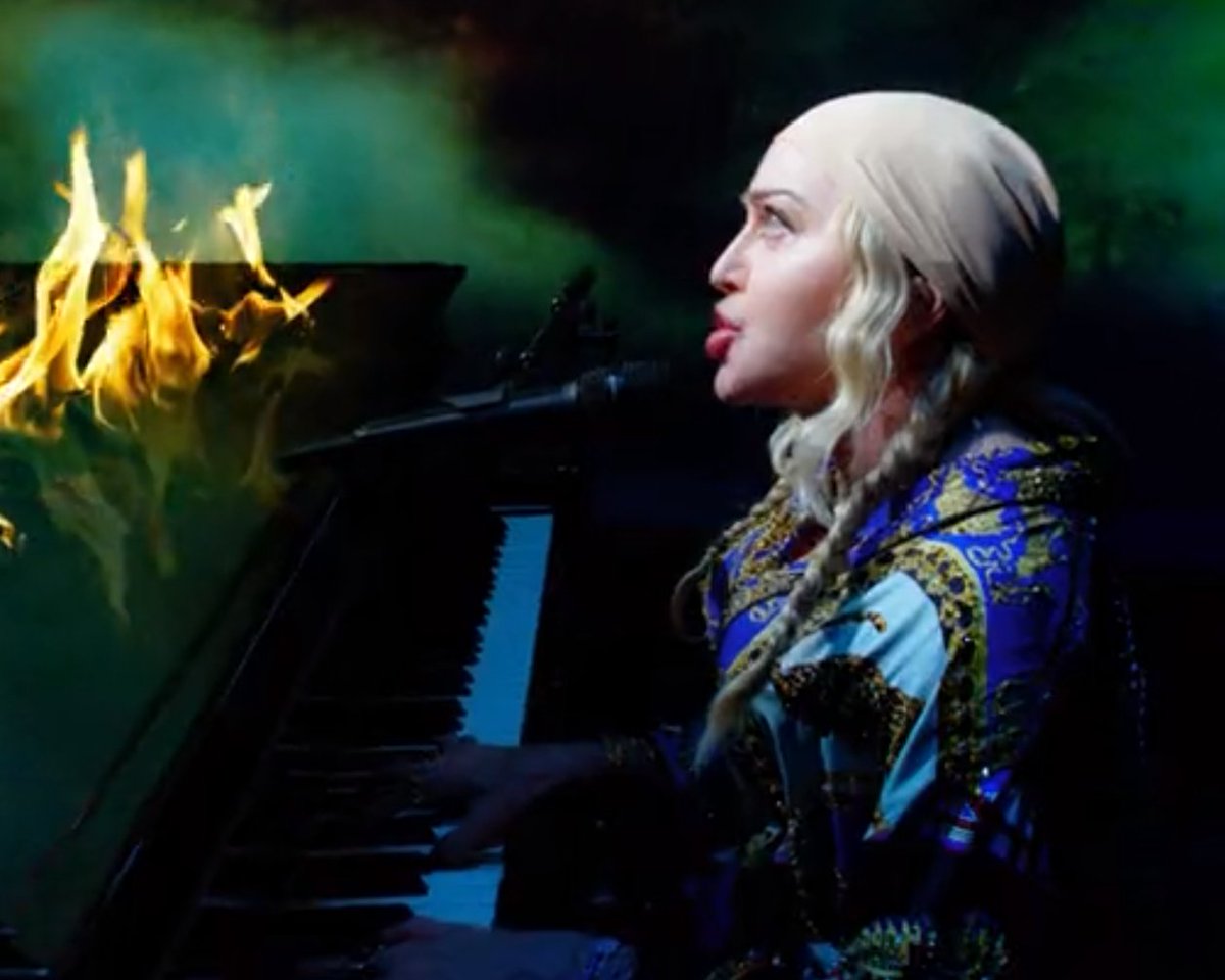 MadameXstatic's tweet image. Tù sabe
It&apos;s a weird kind of energy
Ay, qué rico
There&apos;s no rest for us in this world
Me encanta
There&apos;s a spirit, think I hear it
This is your wake-up call
Let your light shine
Finally enough love

@Madonna #GodControl #IDontSearchIFind #Medellin #Future #MadonnaCelebrationTour