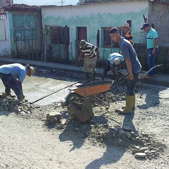 VillegasJobito's tweet photo. Hoy Viernes del Éxito: Continuamos con la Guerra a los Huecos sector las Rurales a través del Presupuesto Participativo y Comunitario ALSUCRE Sembrando Libertad para Siempre https://t.co/4T76fGsMBP