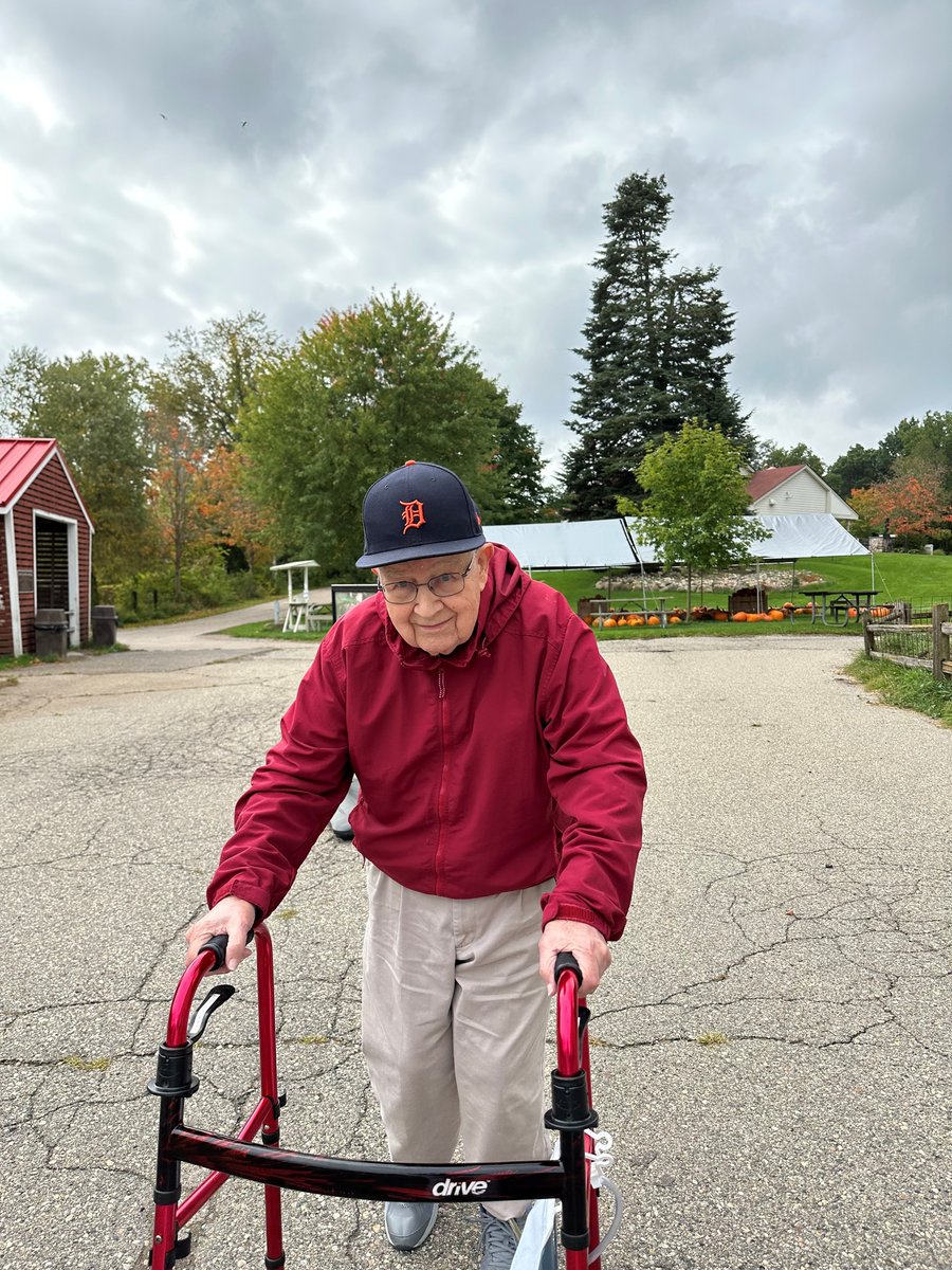 Willows_Howell's tweet photo. Our residents enjoyed the farm animal at Farm Center of Kensington Metropark. #BFF #kesingtonpark #TrilogyBFF #BFFProgram https://t.co/gZ8zStr5sx