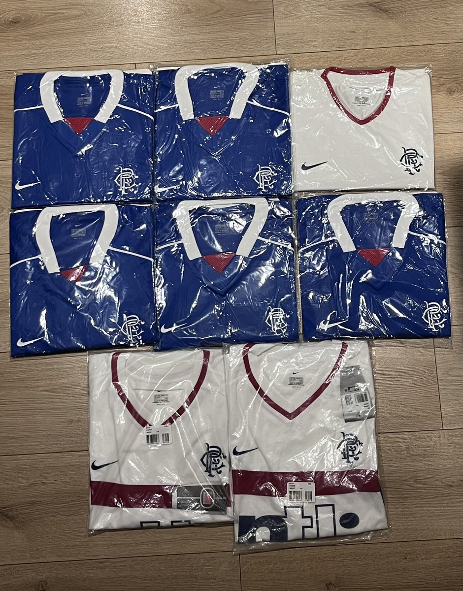 🔴⚪️🔵 For Sale 🔴⚪️🔵

Nike gear still bagged and tagged 🤯

Five 2002 home tops - all 2XL 
Two 2000 away tops - both 2XL
One 2001 away top - large 

Message me if interested and I appreciate any RT’s 🫡