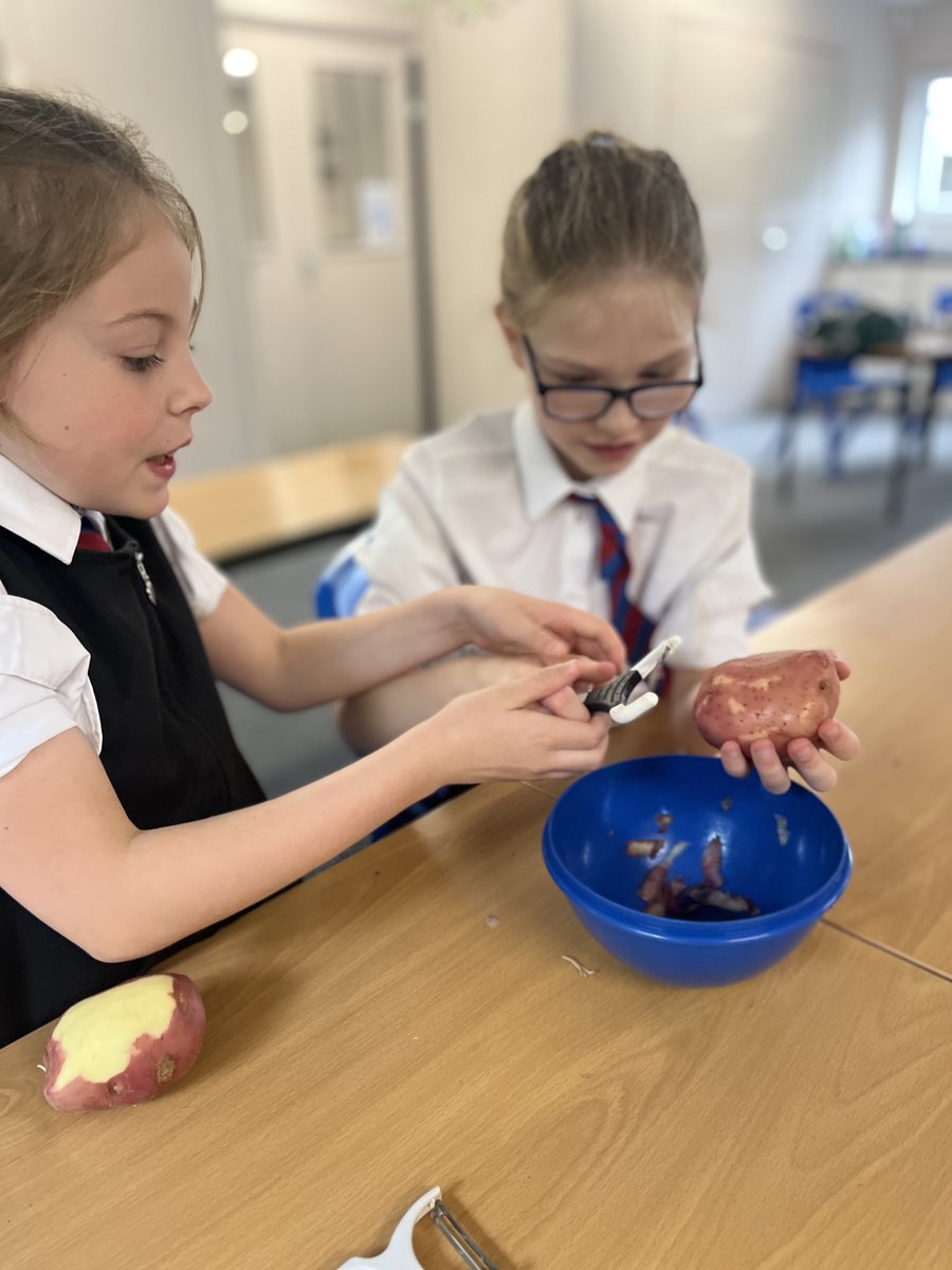 StMellionCofE's tweet photo. A big well done to all of our children who made their Harvest soup on Thursday morning to share with members of our community. π§βπ³It was great to see our children so pleased to share it with our wonderful school community. π²
Team St Mellion π
#BringCommunity #BringFriendship https://t.co/W4ICJcAnqK