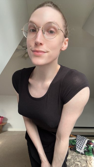 The girl // The dick https://t.co/HPoqGV6cf7