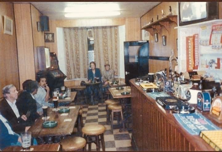once_country's tweet photo. An old Black Country boozer. The Black Cock on Guns Lane, West Bromwich… Thanks to Paul Swift for the image. Once upon a time in the Black Country… https://t.co/sldGf4Xw5M