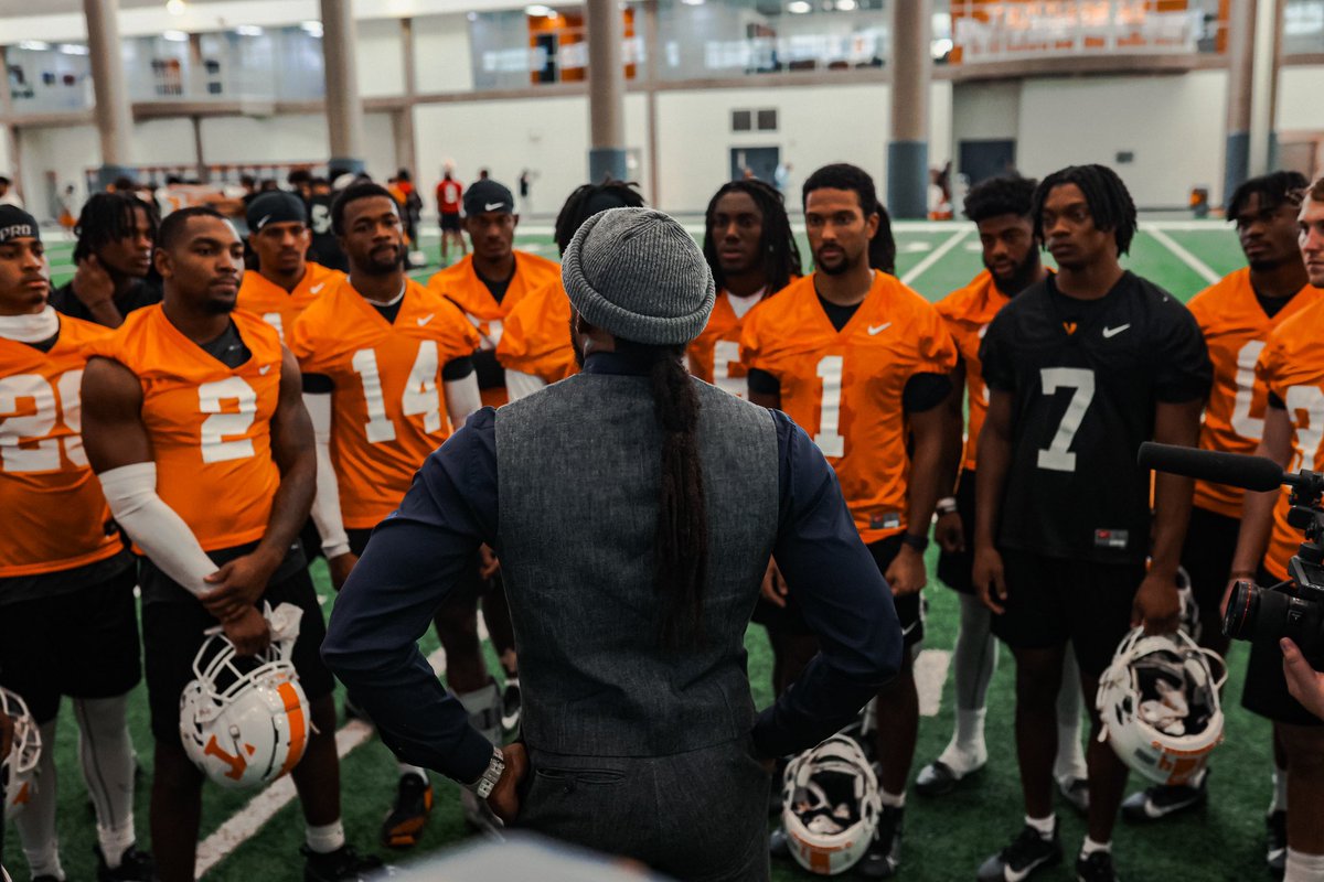 Vol_Football's tweet photo. Special guest at practice today 🫶

#GBO 🍊 https://t.co/pzWQYrX8aj