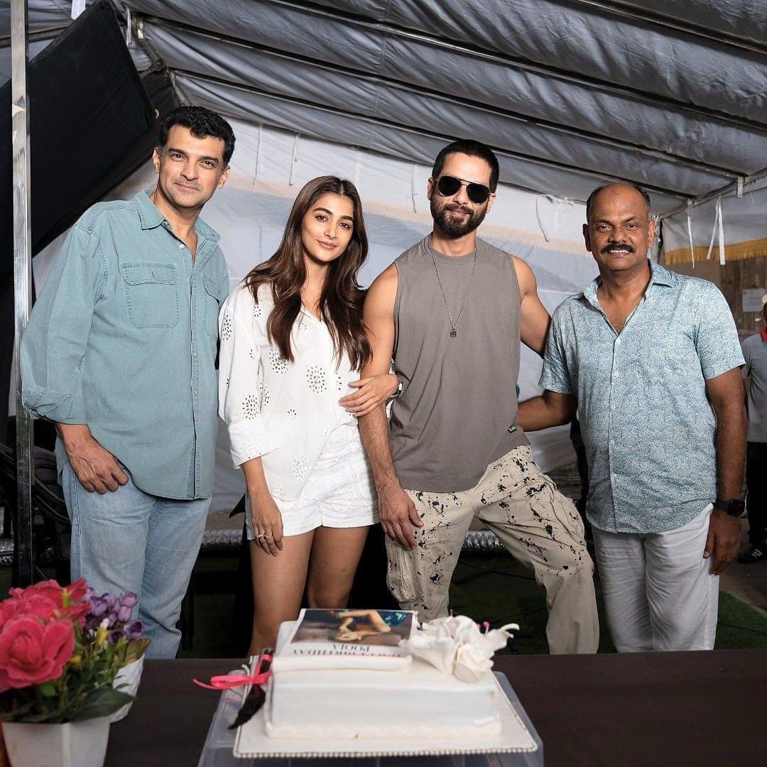 #RoyKapurFilms make a very special announcement on Pooja Hegde’s birthday! Shahid ~ Pooja starrer action flick.
.
.
.
.
.
#TheGossipCity #poojahegde #hegdepooja #poojahegdefans #shahidkapoor #siddharthroykapur #bollywoodupdates #celebrityupdates