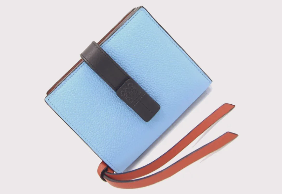 LOEWE ロエベ 二つ折り財布 SixTONES 松村北斗 ま ) ち ゃ ん on X: 