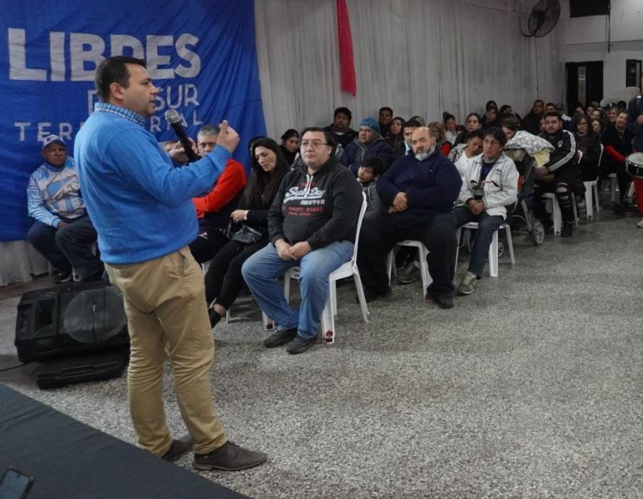 LaGacetaTucuman's tweet photo. Gastón Gómez: “Es inaceptable que, en un país tan rico, tengamos altos niveles de pobreza" https://t.co/yzK7KblQxX https://t.co/uocvN5OFfq