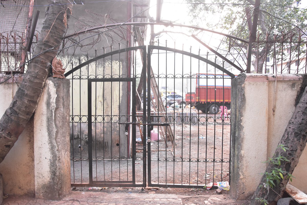 shreenehrunagar's tweet photo. Attention!🆘illegal construction in front of our bldg main gate,blocking access &amp; endangering lives in case of fire accident/medical emergency. @mybmc registered complaints, but no action taken.Our Lives at risk! Please, act now! #SafetyFirst #WeWantJustice #IllegalEncroachment https://t.co/dgiEypvF7I