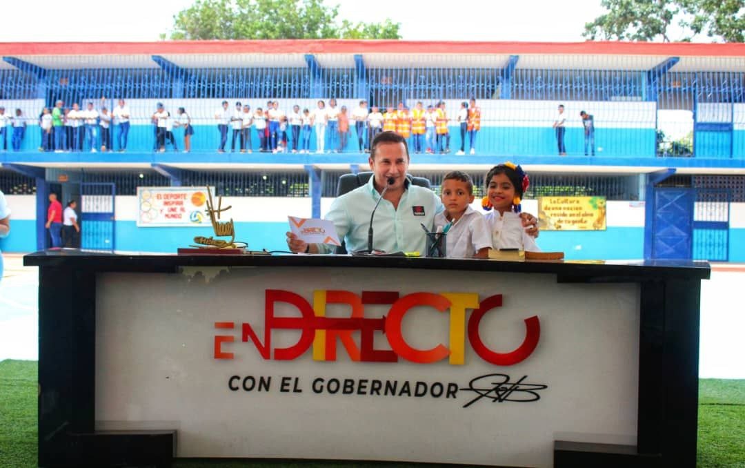 #LoDijo 🗣️ El Mandatario Regional <a href="/josemvasquez/">José Vásquez</a>: "Todos los lunes a las 10:00am tendremos un nuevo programa llamado En Directo con los Medios, que será para mantener a la población informada y a los medios como fuente oficial 

#VenezuelaEsVinotinto
#GuáricoSeCrecePorLaPatria