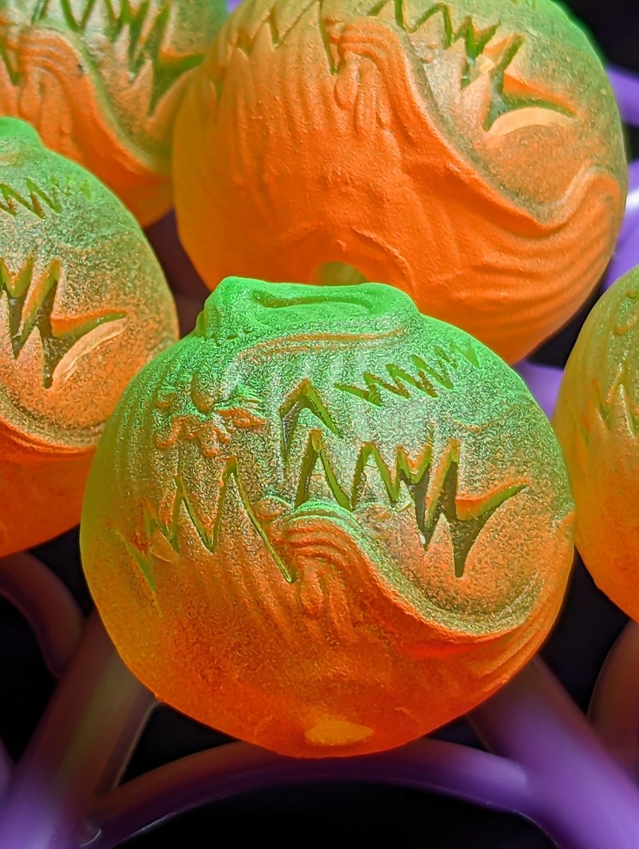 DedHedDesigns's tweet photo. Behold: the Halloween 2023 Pumpkinhed Dedweight, a sinister marvel that celebrates the spirit of Samhain. To mark this chilling release, we offer a deal steeped in darkness: Purchase a Pumpkinhed, and any Dedweight is yours for a mere $13 (shipping not included) #yoyo #yoyotricks https://t.co/4lus1C4oBW