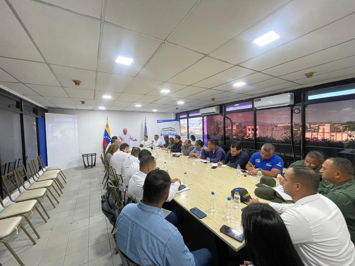 CAMIMPEG_FANB's tweet photo. #130ct | Se realizó mesa de trabajo entre las empresas #CAMIMPEG, @AGROFANBCA, @CANCORFANB1 y @Samalguarn2 en conjunto con la Gobernación del estado Anzoátegui @anzoateguigob, con el objetivo de consolidar Alianzas Estrategias y potenciar diversos proyectos. https://t.co/5rjaGHeMOE