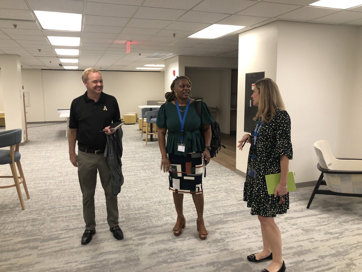brosenbalm's tweet photo. What happens when the @AppstateRCOE, @hickoryschools leaders & @lenoirrhyne leaders come together to tour the new @appstate Hickory campus?! More ideas are generated for partnerships, collaboration & innovation around having a positive impact on the Hickory community! Exciting! 💛