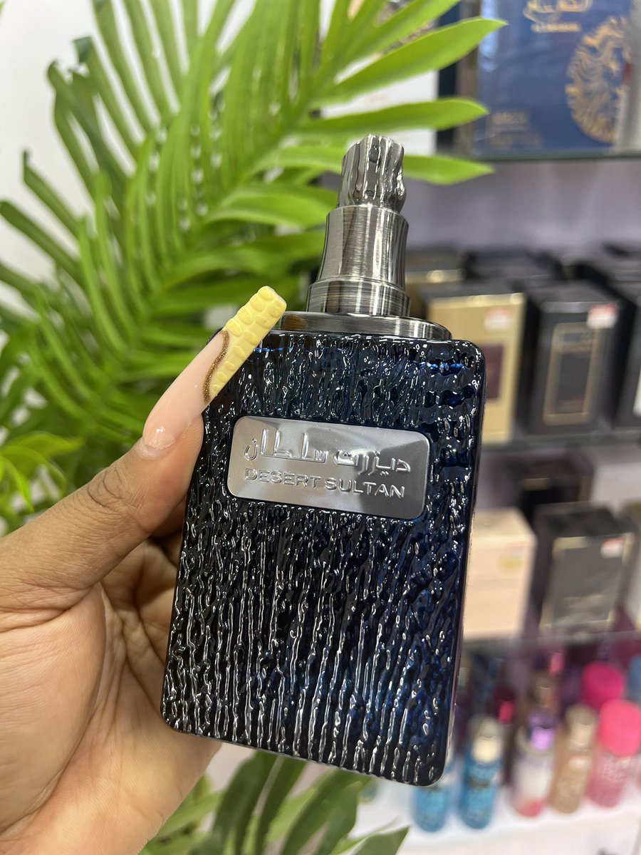doux_parfumerie's tweet photo. 🚨 jeu concours 🚨
Je choisis une personne qui aura 0 Fav , 0 retweet et 0 commentaire sur son tweet cité pour lui offrir ce parfum de 20.000f 
Fin du jeu : demain 20h https://t.co/k8SppdOYvG