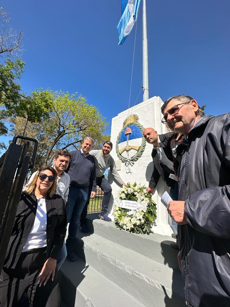 CascallaresPJ's tweet photo. 🇦🇷⚓️ En el marco del 158° aniversario de Glew, hoy realizamos un emotivo acto en la Plaza San Martín de esa querida localidad browniana junto a las instituciones y a nuestras vecinas y vecinos.
#BrownCumple
#GlewCumple https://t.co/Ip8LOomw03