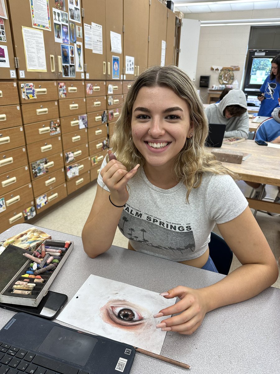 Daly’s art studio #highschoolart Practicing for pastel
Portrait project <a href="/CBSDart/">Cҽɳƚɾαʅ Bυƈƙʂ Aɾƚ</a> <a href="/CbsouthHS/">CB South</a>