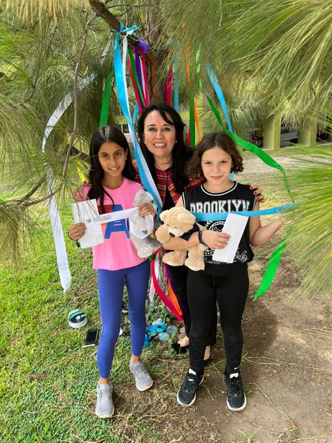 Two Eagles, Eva and Regina, got inspired to help others and shared with Ms. Veronica a fundraiser idea. They created handmade cards to sell them and raise money for EFFETA ABP, an institution that promotes the development and inclusion of people with disabilities. #asfmeagles