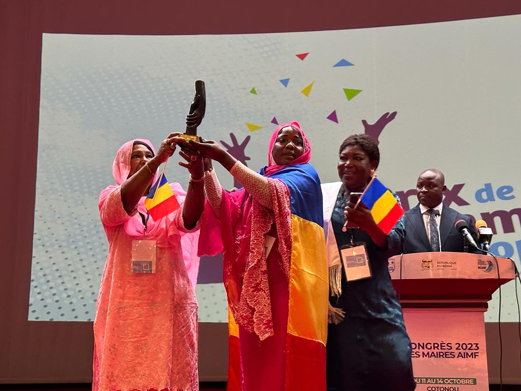 🗣️'Il faut renforcer les capacités des #femmes en #leadership et les inciter à être des candidates : nous ne serons pas des adjointes, nous serons en tête de liste'
🏆Félicitations à Mme #MariamDjibetIbet lauréate du Prix #AIMF de la Femme Francophone 2023 #AIMFCotonou2023