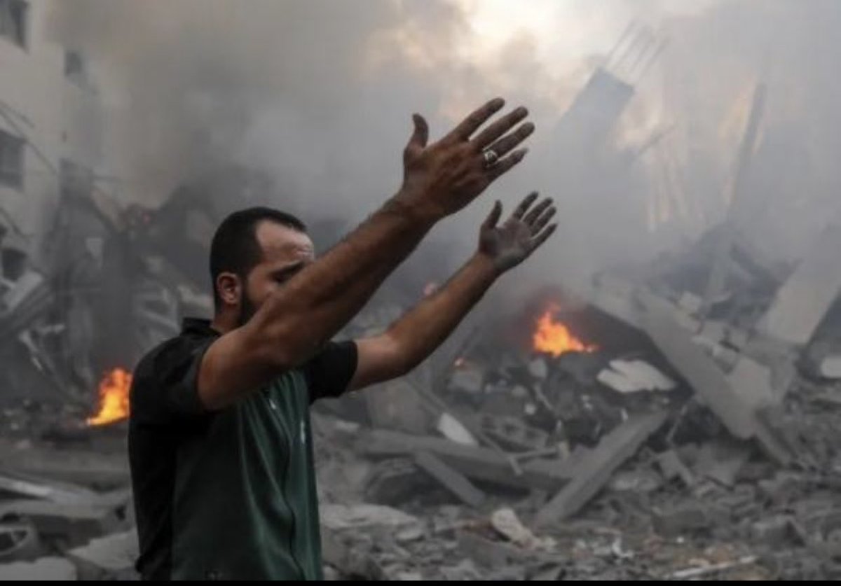asaherr2008's tweet photo. فتح المسلمون الأندلس وهم 12 ألف جندي فقط ، ولكن عندما طُردوا منها كان بمدينة غرناطة وحدها مليون مسلم !!

العبرة بنوعية الرجال وليس عددهم ، فالعدد لا يعني شيئاً بدون إيمان راسخ وعقيدة ثابتة !!

 #غزه_الان
#جمعة_طوفان_الأقصى 
#غزة_تُباد 
#غزه_تحت_القصف_القدس_تنتفض https://t.co/4mVmvFKvBD