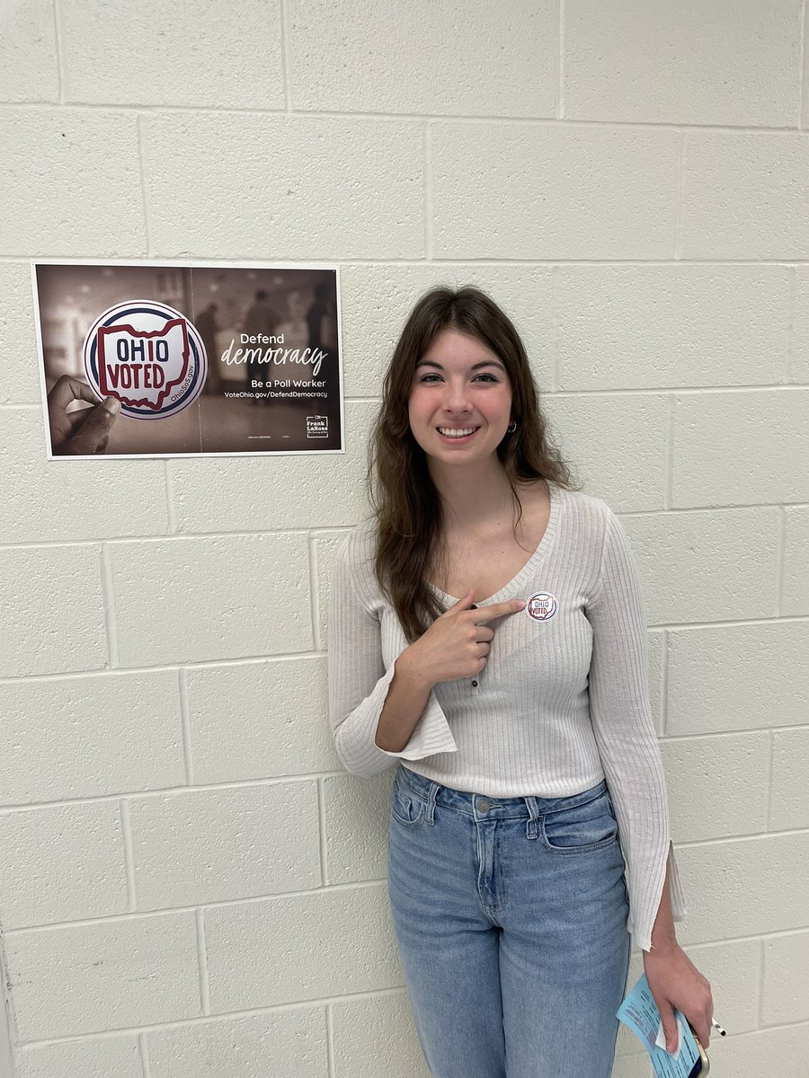 DeeksKid's tweet image. @keep_lake_great early voting with @AbbeyConstanti2 She came home for fall break and we went straight to the polls! Yes on #Issue33