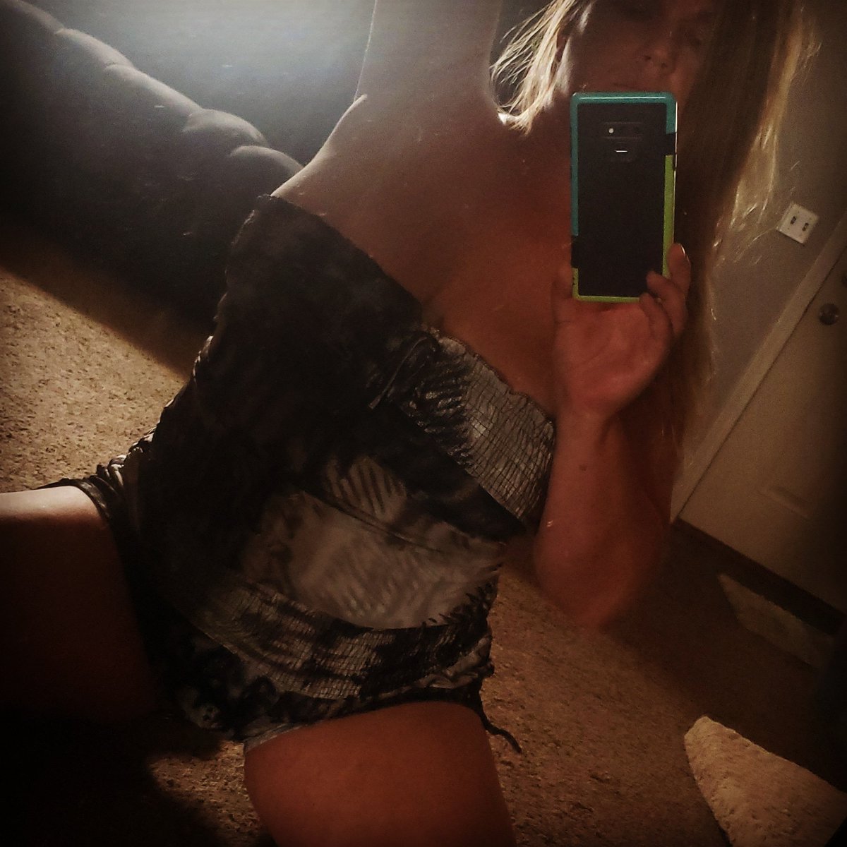 LaTashaStory4's tweet photo. RT if you want free nudes 😜 https://t.co/avEmXu6zcc