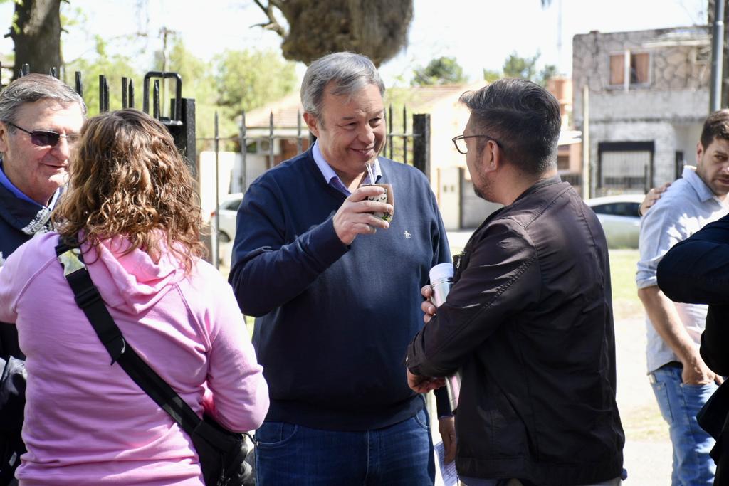 CascallaresPJ's tweet photo. En Glew hicimos lo que más nos gusta: dialogar con nuestros vecinos escuchando sus propuestas e inquietudes para seguir mejorando entre todos a esta hermosa localidad de Almirante Brown.
#BrownCumple
#GlewCumple https://t.co/0McMJdTzVP
