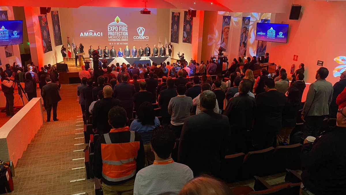 amracimx's tweet photo. Así se vivió la inauguración de #ExpoFireProtection organizada por #AMRACI-#CONAPCI, con la participación de lideres de las distintas confederaciones, cámaras y asociaciones de industriales, colegios de profesionales, fundaciones e invitados internacionales
#LaLuchaEsDeTodos https://t.co/JYsqfxxRAq