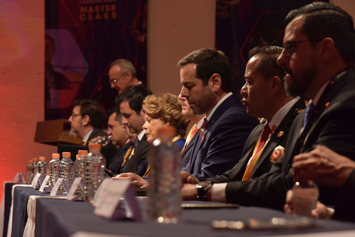 amracimx's tweet photo. Así se vivió la inauguración de #ExpoFireProtection organizada por #AMRACI-#CONAPCI, con la participación de lideres de las distintas confederaciones, cámaras y asociaciones de industriales, colegios de profesionales, fundaciones e invitados internacionales
#LaLuchaEsDeTodos https://t.co/JYsqfxxRAq