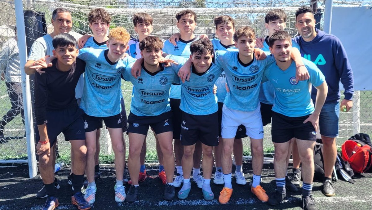 CAlostotoras's tweet photo. GANARON LOS TOTORA UAYDJQYCBWHSHSHQQ
En un partido agónico contra Ort Montañeses, el equipo tuvo un mal primer tiempo en el que arranc�� perdiendo con un gol temprano y yendo al descanso con una desventaja de un gol, supimos sacar adelante el partido y darlo vuelta con un 3-2 🤫 https://t.co/nvuiPZ1w8u