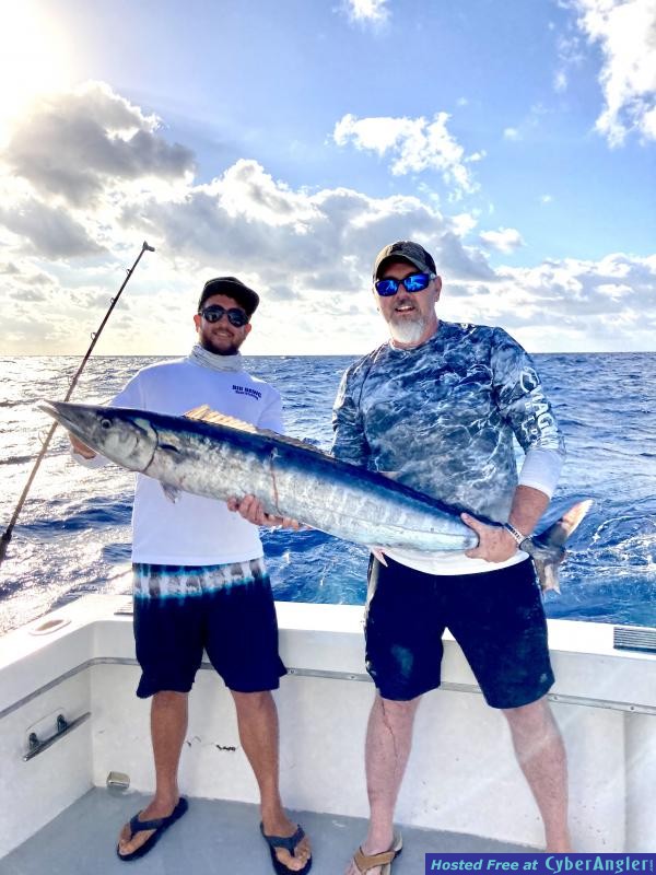 CyberAngler's tweet image. #Fishing #FishingReport #FortLauderdale #Florida Capt. Vinnie Sacks: Fall Fishing In Fort Lauderdale cyberangler.com/fishing-report…