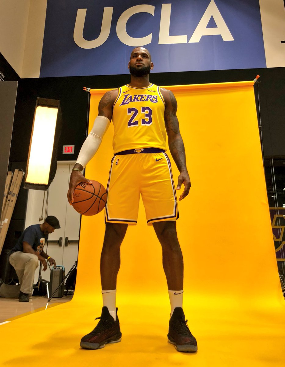 ²³𝙻𝚎𝙱𝚛𝚘𝚗𝚌𝚑𝚒𝚝𝚒𝚜🏀☄️🌎💞 tweet media