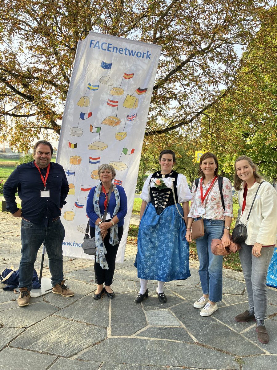 EleveursChevres's tweet image. Clap de fin pour le congrès de #FACEnetwork en #Suisse sur le thème du #laitcru: de bons fromages 🧀, des rencontres enrichissantes, des échanges conviviaux et une belle immersion dans le patrimoine culturel Suisse ! #Fromarte #fromage #agroscope