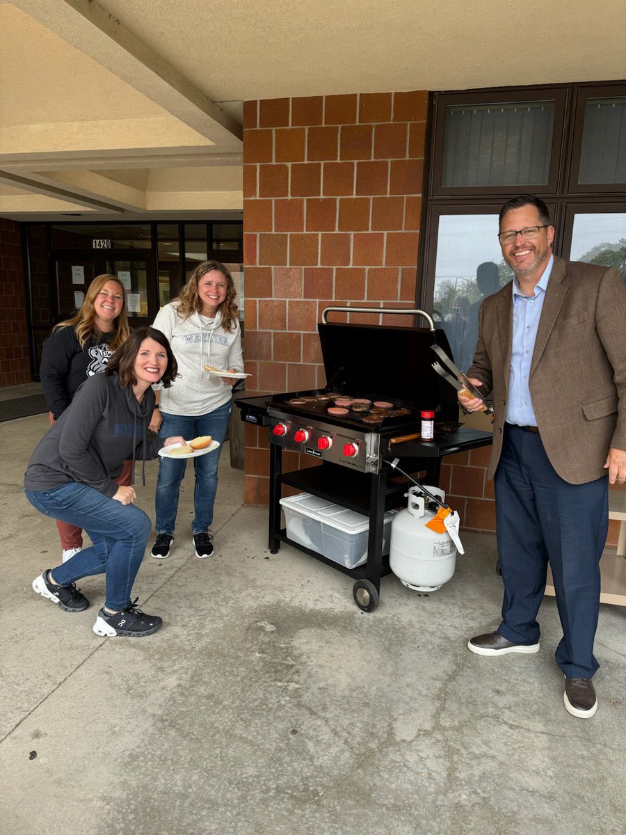 DWU Education (@dwuteach) on Twitter photo Thank you to the Mitchell School District, especially Becky Roth and Dr. Joe Childs, for inviting us over for lunch today! <a href="/joe_msd/">Joe Childs</a> <a href="/rothkernels/">Becky Roth</a> Thank you to the Mitchell School District, especially Becky Roth and Dr. Joe Childs, for inviting us over for lunch today! <a href="/joe_msd/">Joe Childs</a> <a href="/rothkernels/">Becky Roth</a>