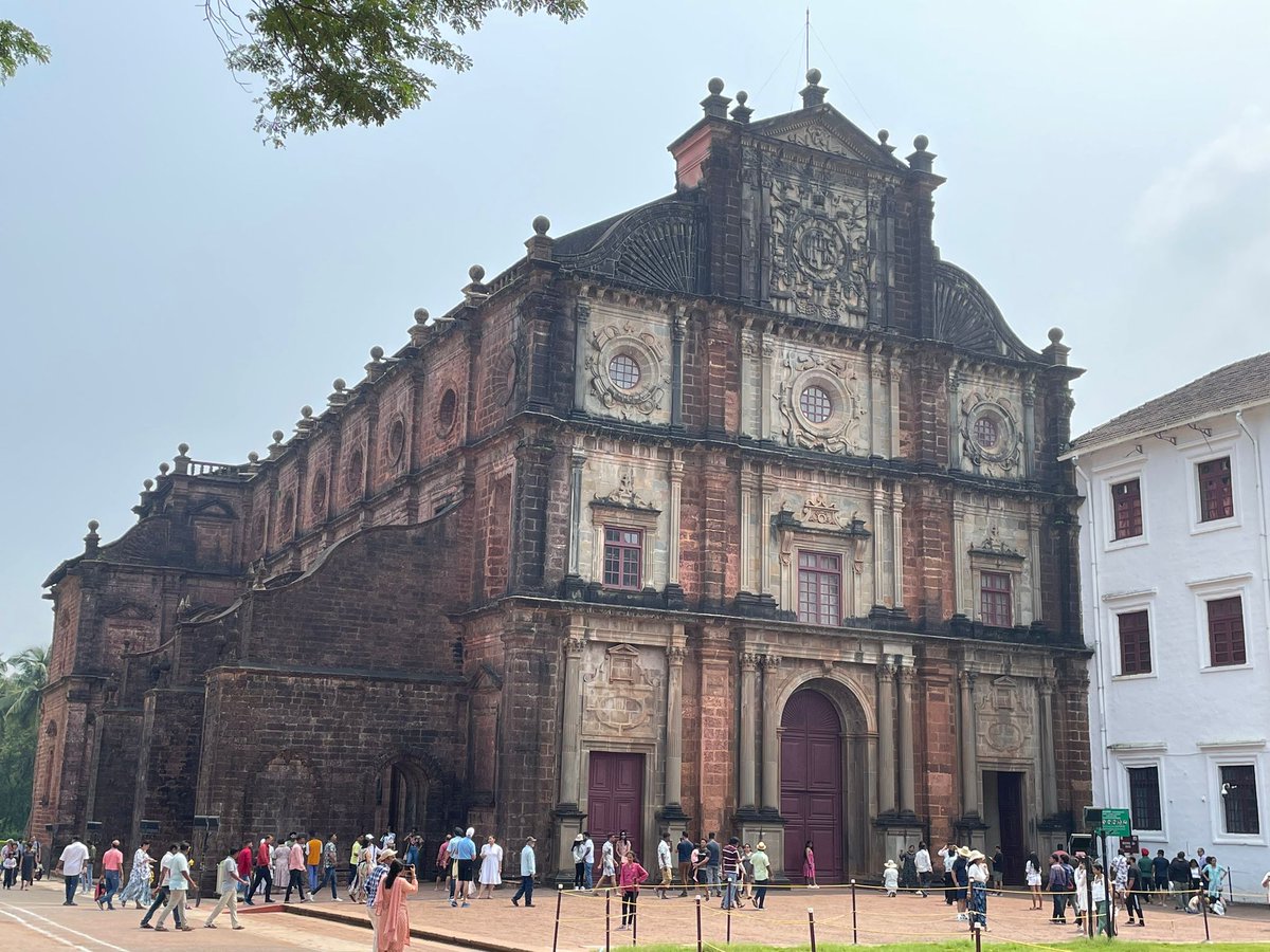 Hewshott tweet media