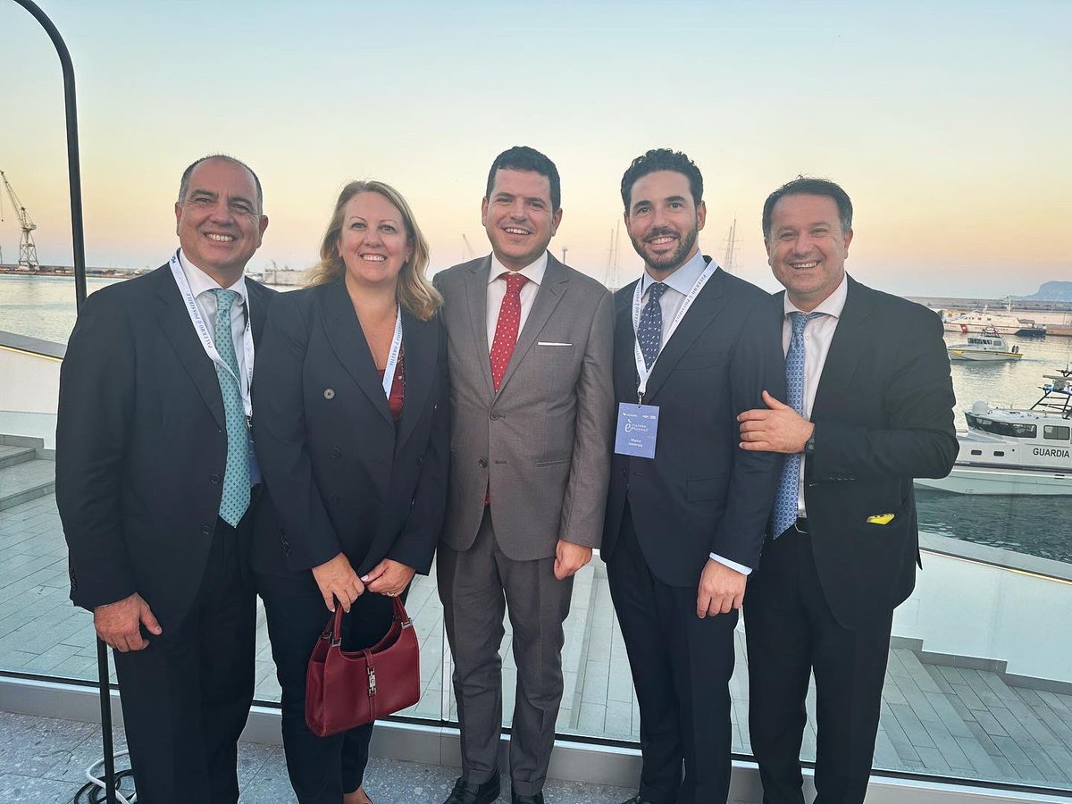 giusisavarino's tweet photo. Inaugurato a Palermo il Marina yachting, un investimento di oltre 600milioni che ha permesso al nostro capoluogo di riappropriarsi del porto, del suo mare. 
Complimenti a Pasqualino Monti per il lavoro svolto, in pochissimi anni ha dimostrato che anche in Sicilia “è possibile!” https://t.co/pjodIz6XIo